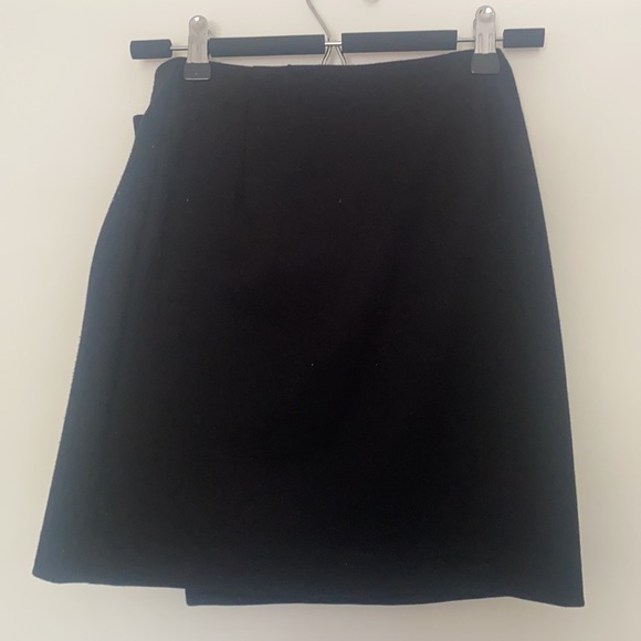 Club Monaco skirt - Picture 3 of 3